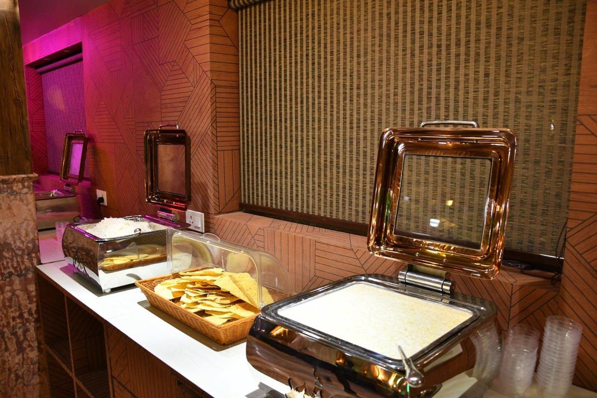 Ganpati Plaza Hotel Ádzsmir Kültér fotó